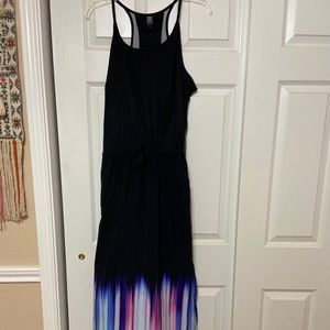 Black sporty maxi dress.